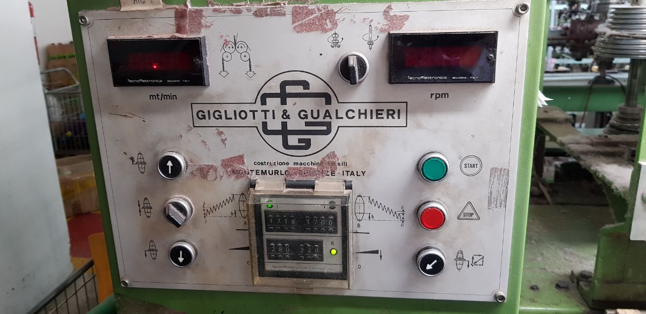 01 x Máquina de Chenille Mecânica Gigliotti&Gualchieri 120 Fusos